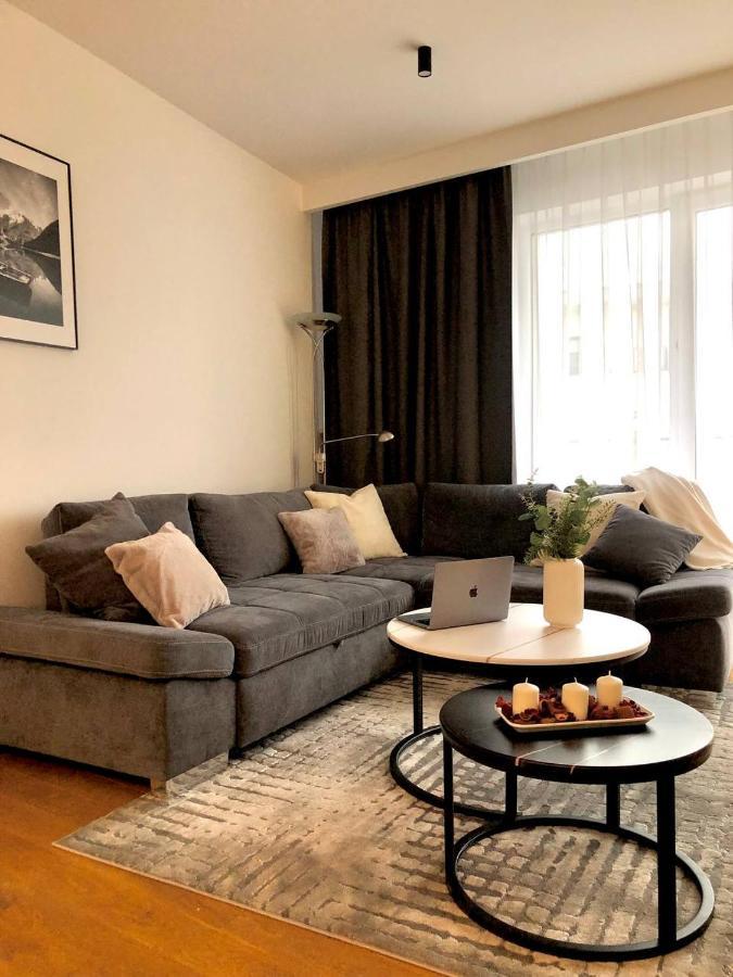 Apartaments Airport Okecie Premium Varsóvia Exterior foto