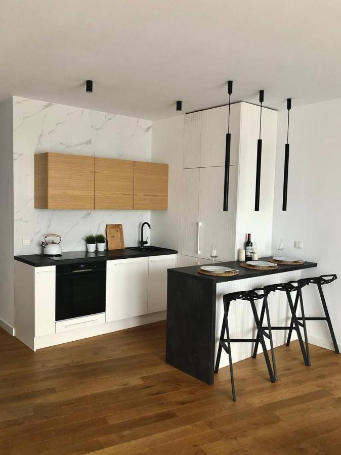 Apartaments Airport Okecie Premium Varsóvia Exterior foto