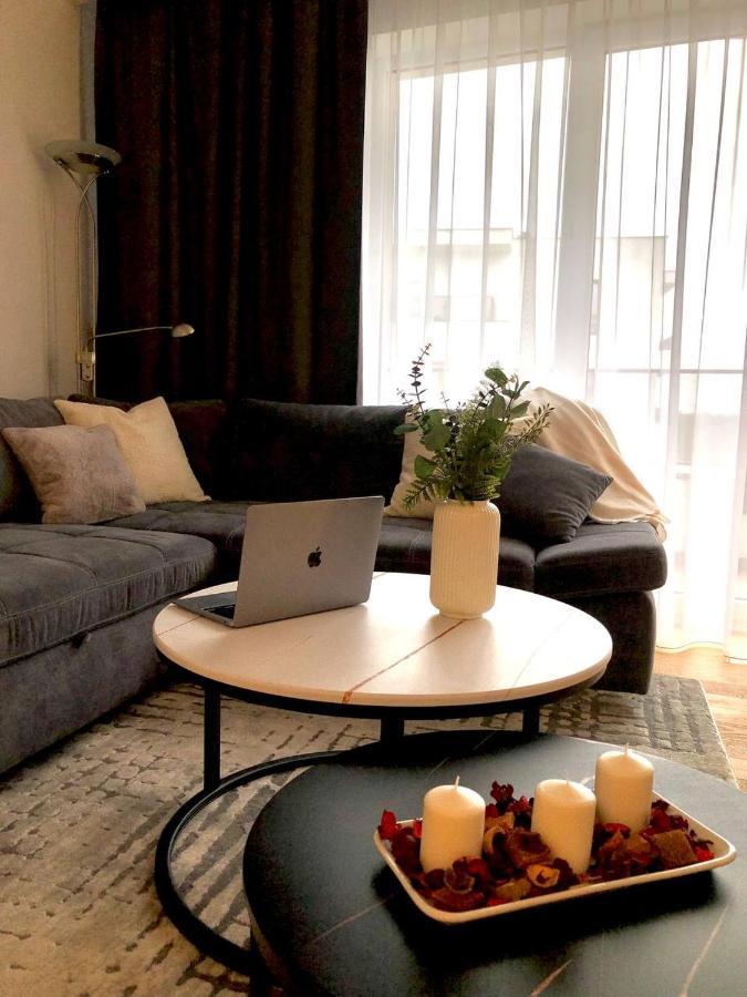 Apartaments Airport Okecie Premium Varsóvia Exterior foto