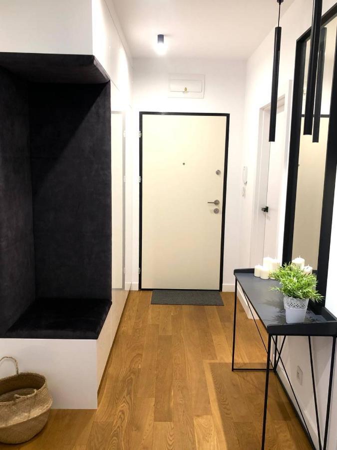 Apartaments Airport Okecie Premium Varsóvia Exterior foto